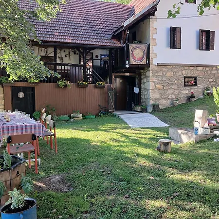 Holiday home Kuca Za Odmor Mili *